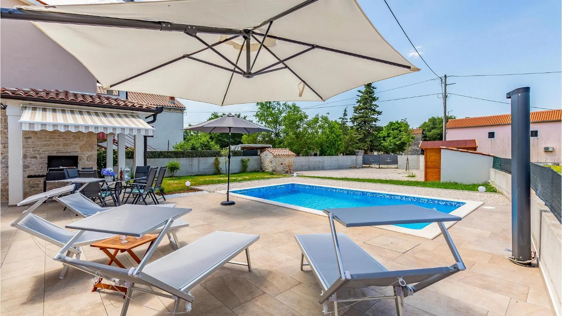2 Bedroom Cozy Home In Filipana Prázdninový dům