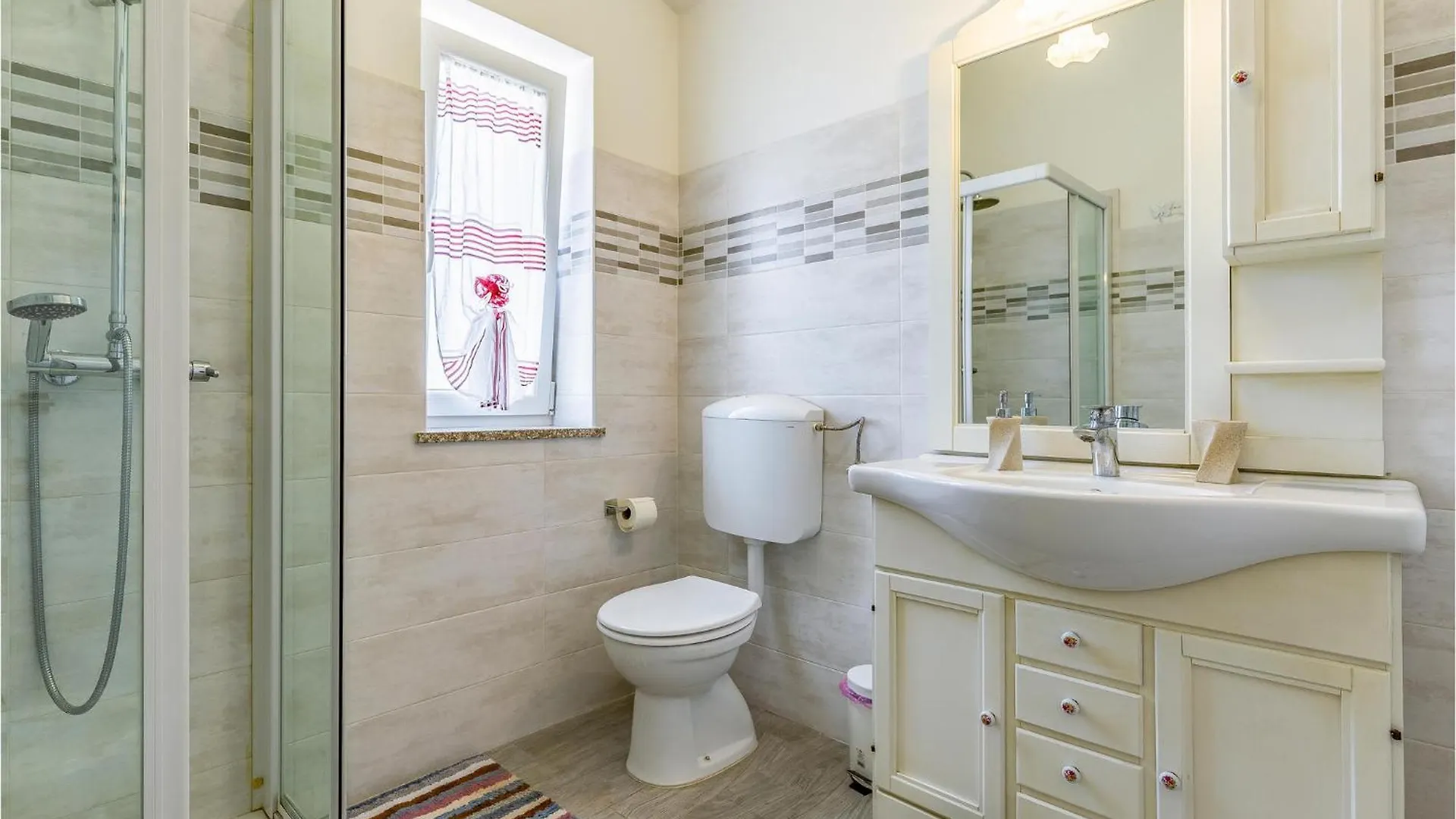2 Bedroom Cozy Home In Filipana Chorvatsko